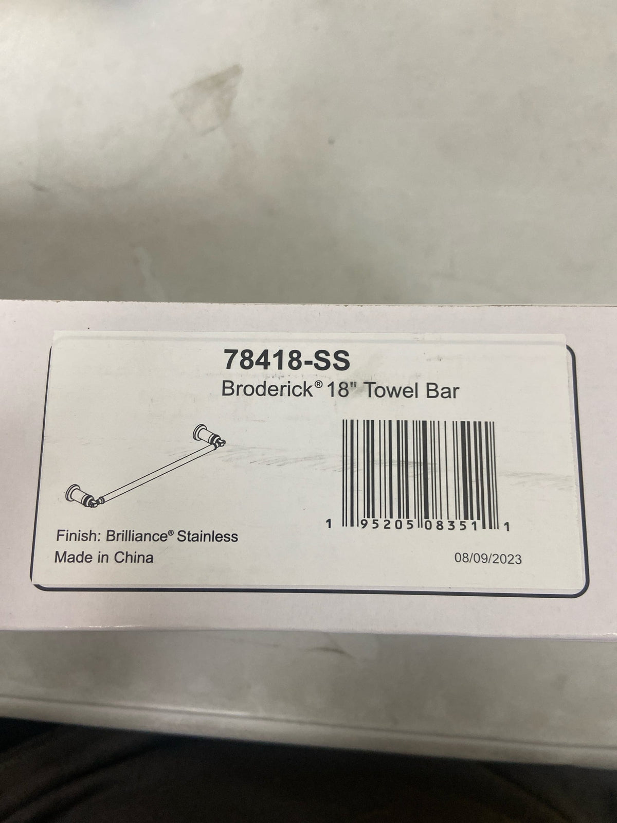 Delta 78418-SS Broderick 18" Towel Bar - Brilliance Stainless