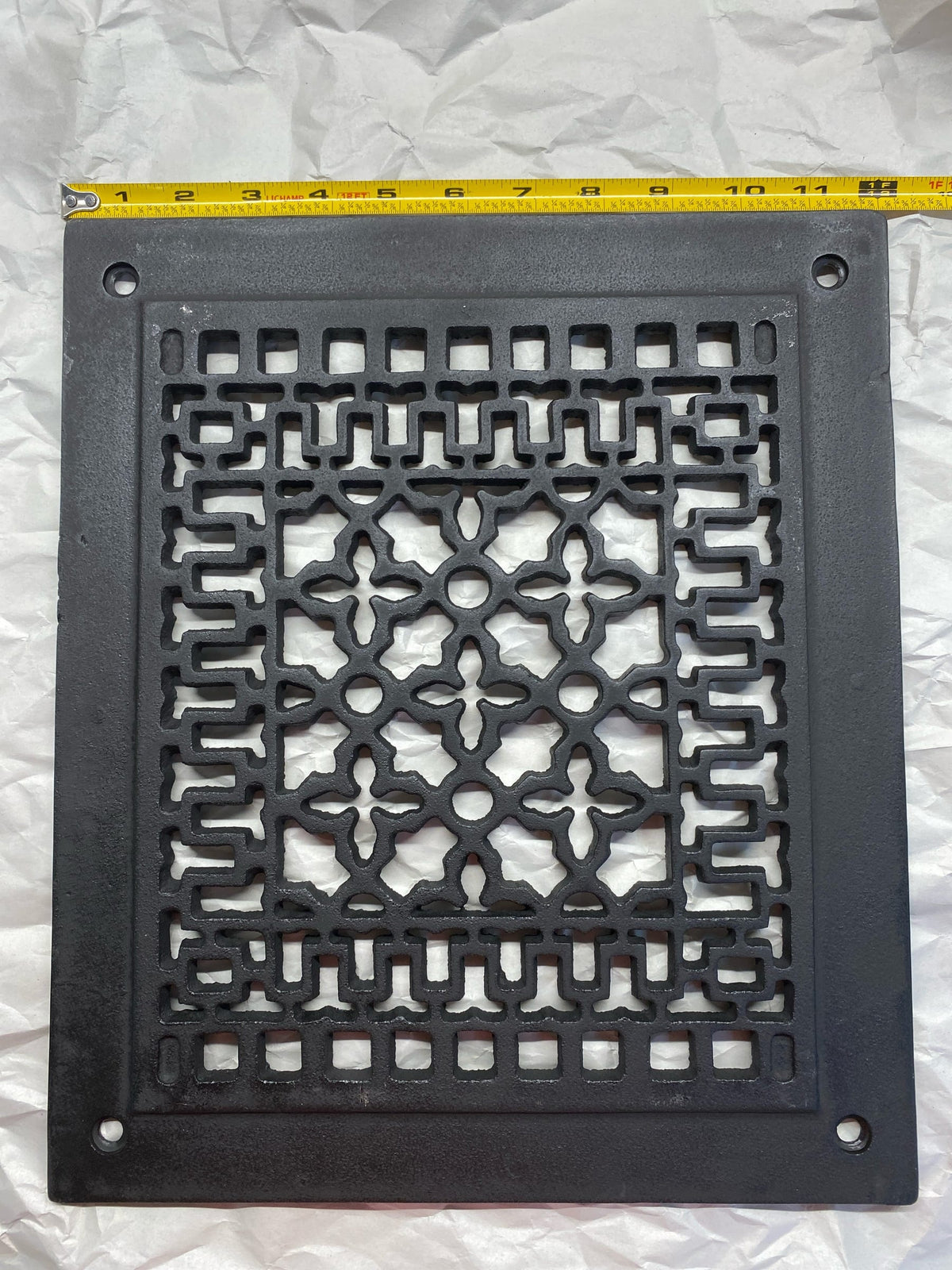 Signature Hardware 346066 Old Victorian Cast Iron Floor Register - Powder Coat - 10" x 14" (11-1/4" x 15" Overall) - Black Powder Coat