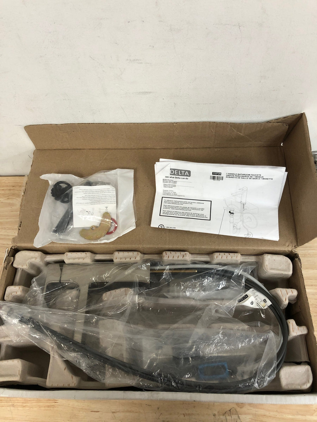 Delta 537-SSMPU-DST Velum 1.2 GPM Single Hole Bathroom Faucet with Push Pop-Up Drain Assembly - Brilliance Stainless