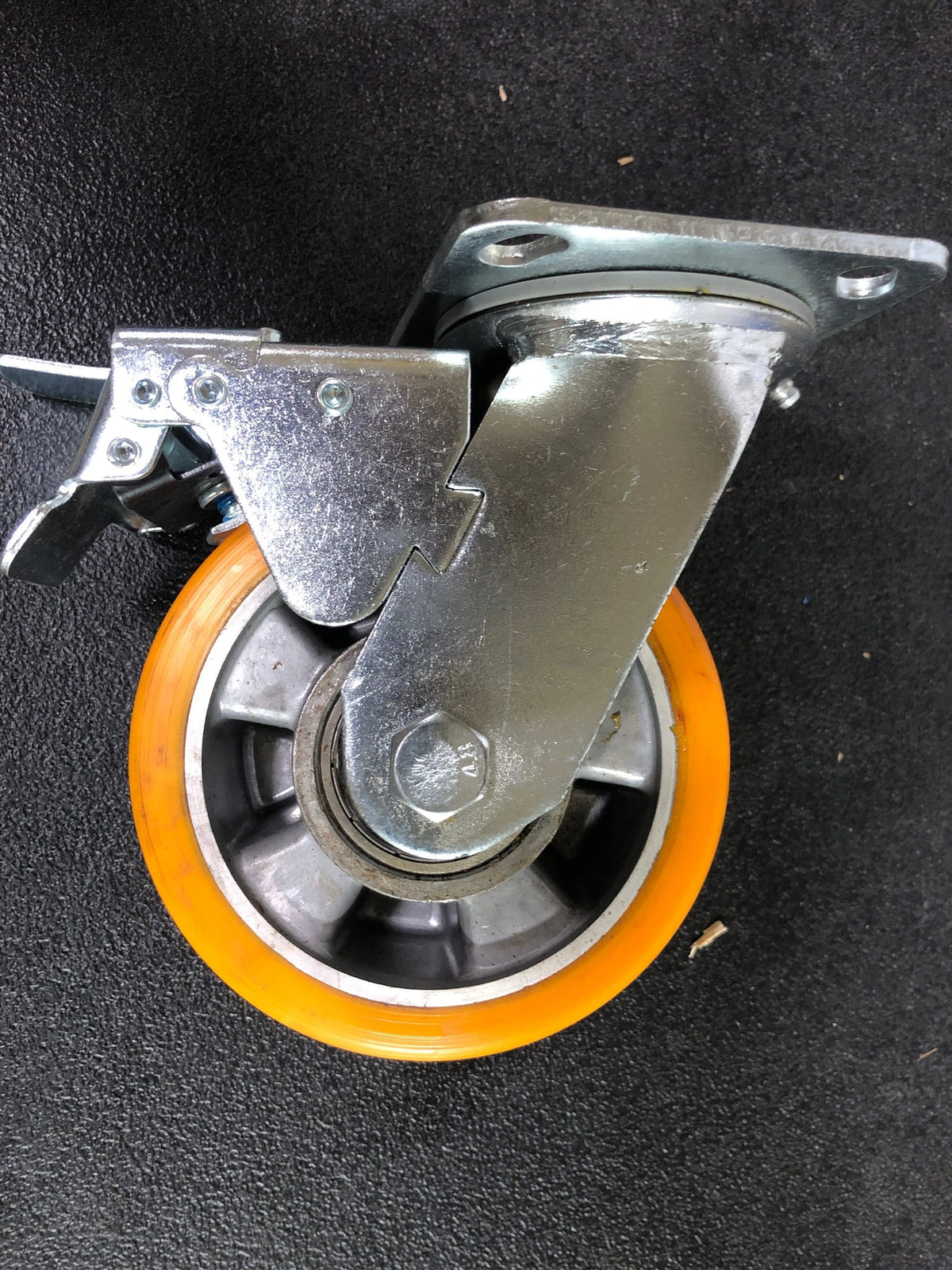 Vestil CST-VE-5X2PUA-SWTB Polyurethane Swivel with Total Brake Caster 5 in. Diameter x 2 in. Width 990 Lb. Capacity Orange/Gray