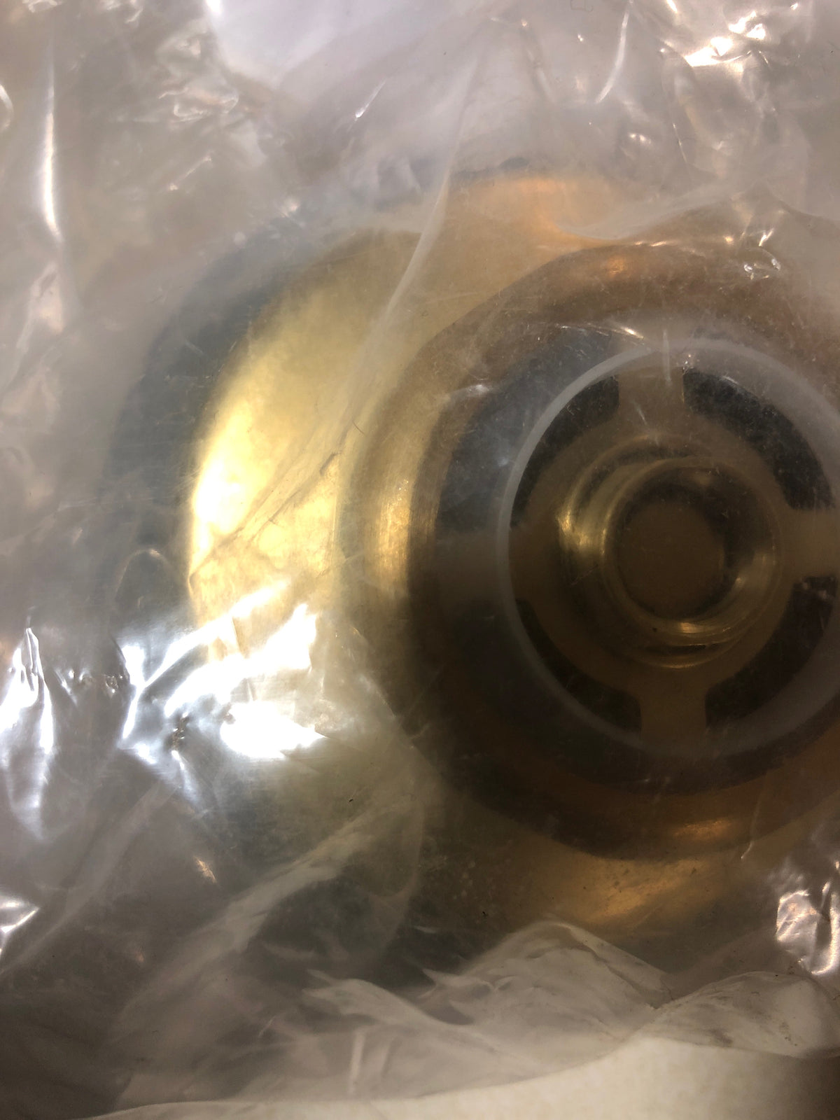 Westbrass A213-01 3-1/2" Wing Nut Twist Style Large Kitchen Sink Basket Strainer, Polished Brass