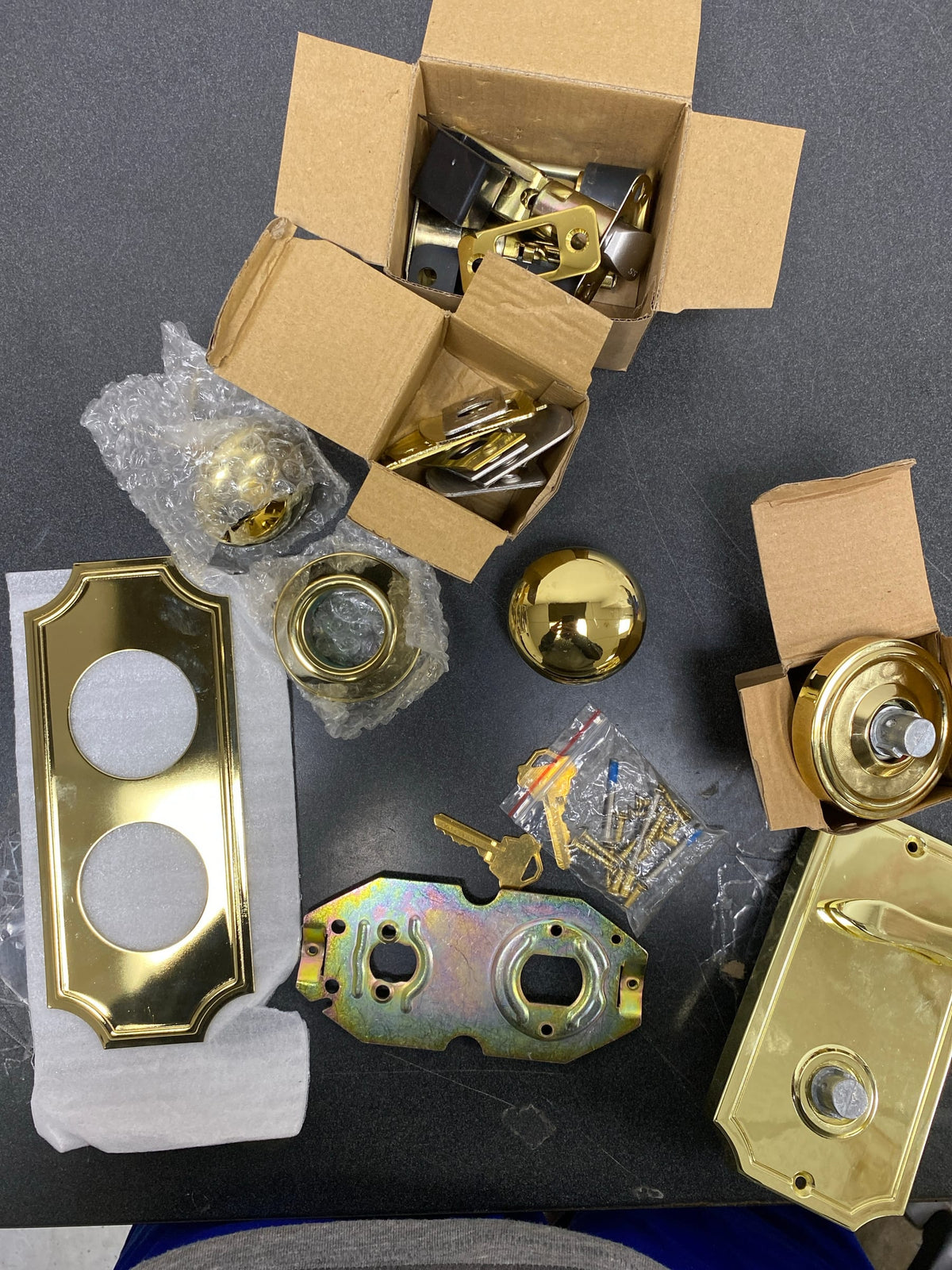 Weslock 01501IBI3SL2D Unigard Interconnected Entry Set with Panic Proof Function and Impresa Style Knobs - Polished Brass