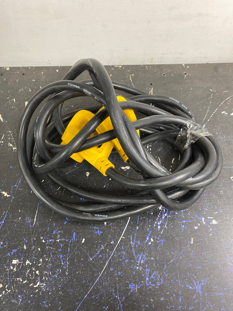 Camco 55191 25 ft. 30-Amp Power Grip Electrical Power Cord with Handle