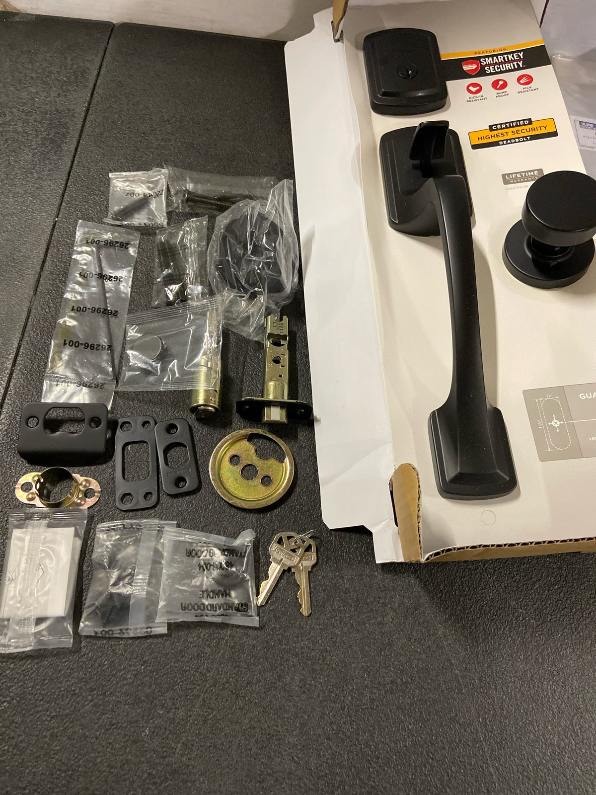 Kwikset CP818PGHPSKRDT-514S Prague Clear Pack Sectional Single Cylinder Keyed Entry Handleset with Pismo Interior Knob and SmartKey - Matte Black