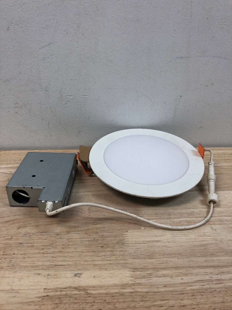 Halo HLBSL6099FS351EMWR HLBSL Series 6 in. Adjustable CCT Canless IC Rated Dimmable Indoor, Outdoor Integrated LED Recessed Light Kit