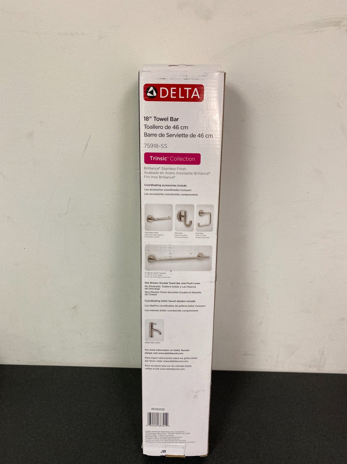 Delta Trinsic 18 in. Towel Bar in Brilliance Stainless