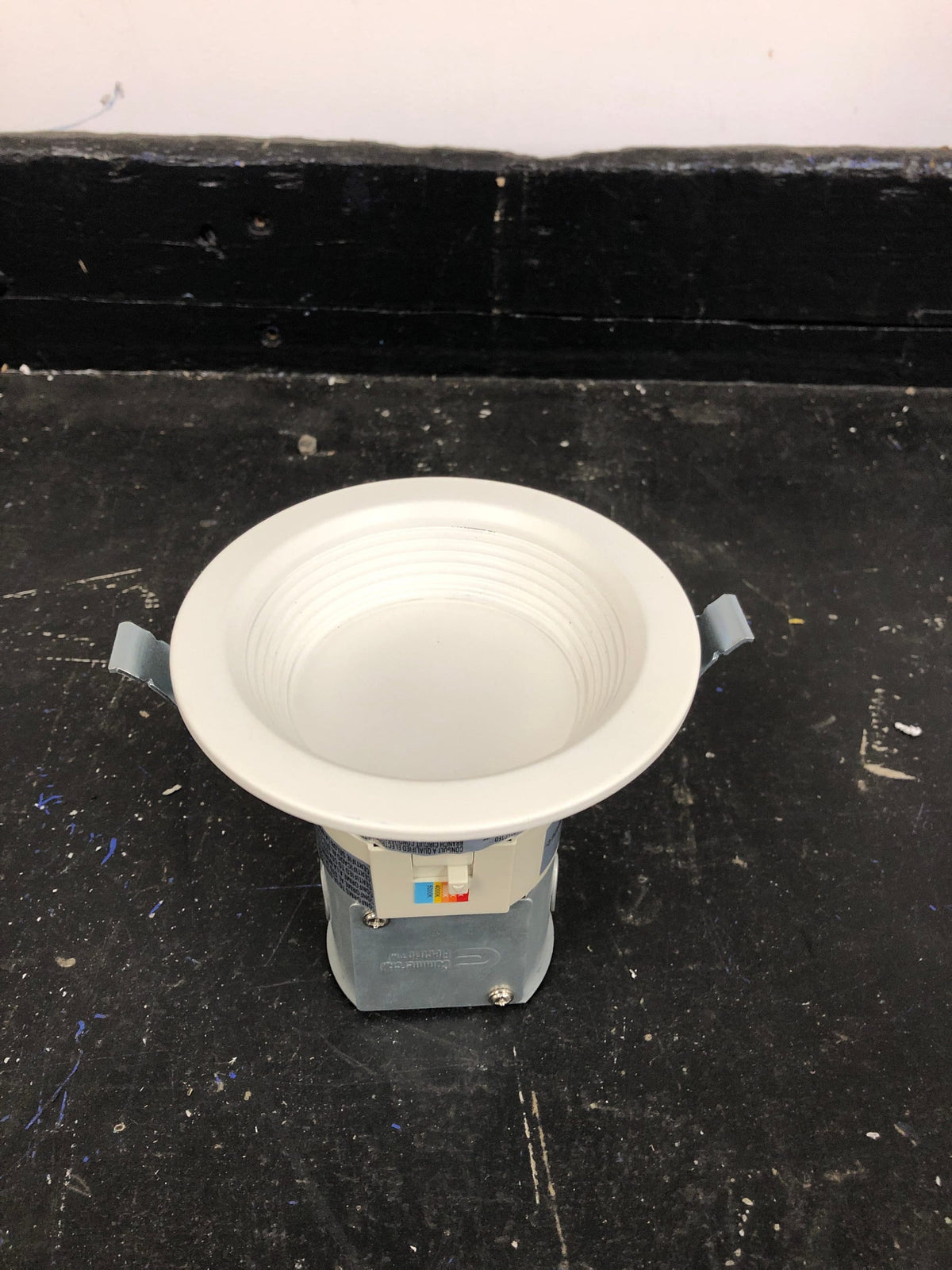 Commercial electric CER407943AK50WH Easy-Up 4 in. White Baffle Integrated LED Recessed Kit with Selectable CCT (2700K-5000K), (No Can Needed)