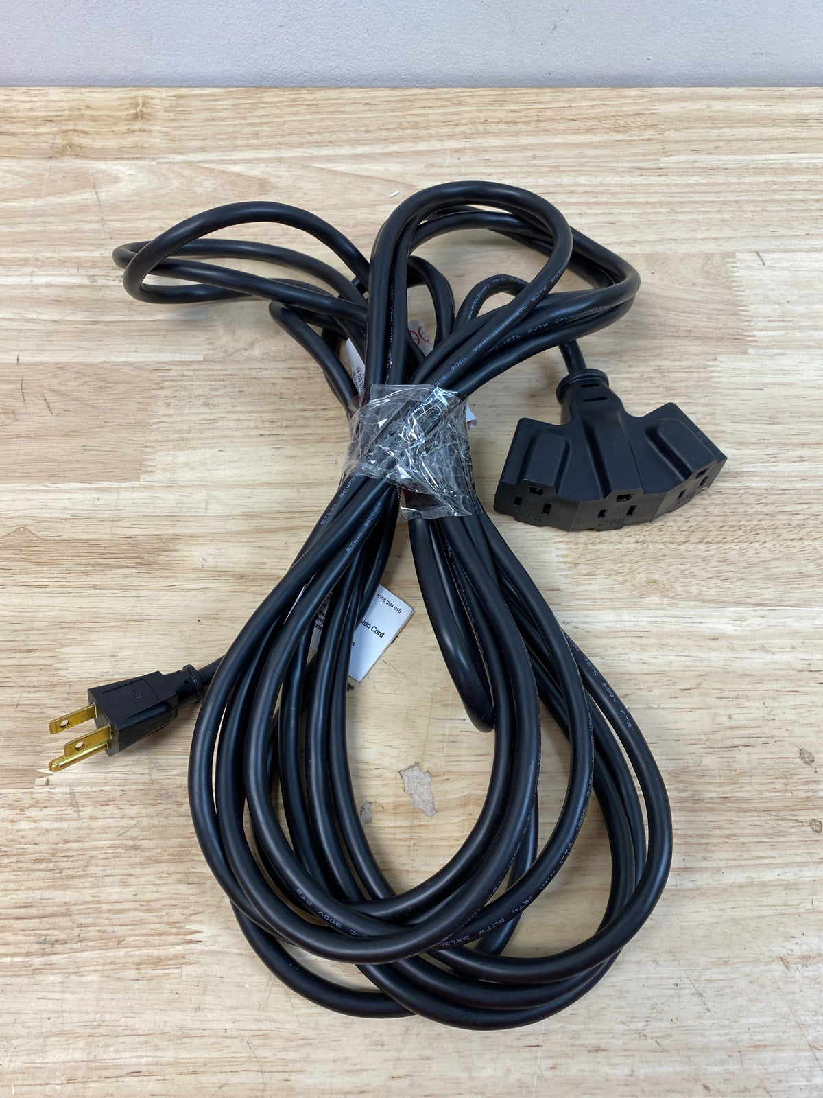 Hdx HWHD16325F 25 ft. 16/3 Light Duty Indoor/Outdoor Extension Cord with Multiple Outlet Triple Tap End, Black