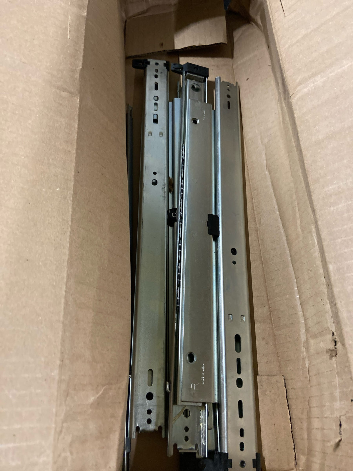 Knape and Vogt KV8500B18 8500 Series 18 Inch Full Extension Side Mount Ball Bearing Drawer Slide with 150 Lbs. Weight Capacity - Pair - Anochrome