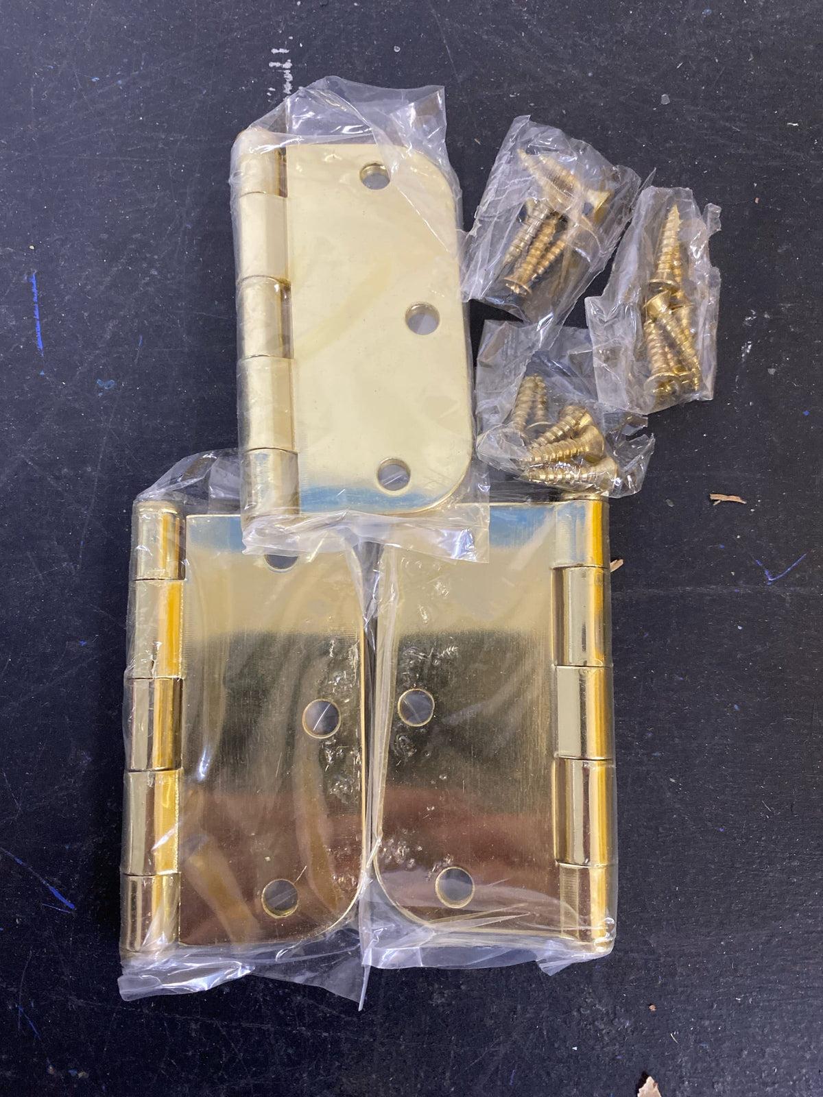 Miseno MDH3503PB 3-1/2 x 3-1/2 Plain Bearing 5/8" Radius Corner Door Hinge - Pack of 3 - Polished Brass