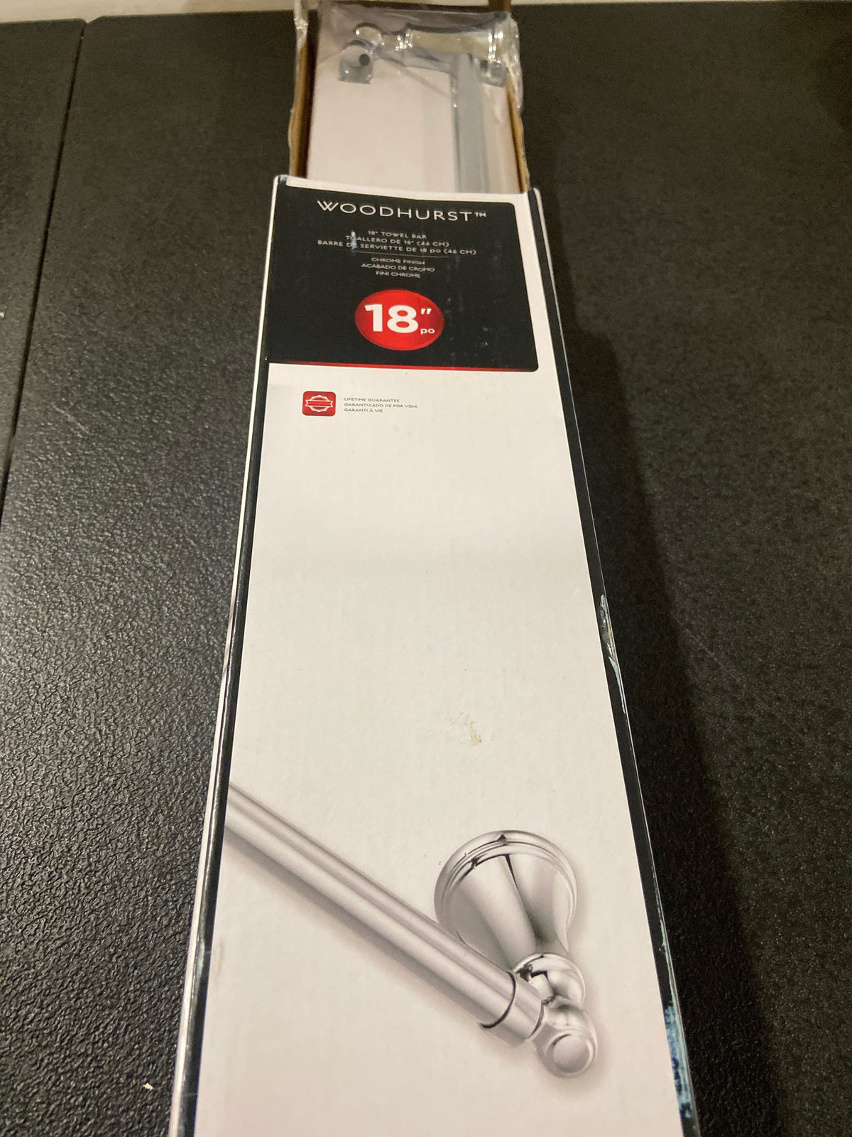 Delta Woodhurst: 18" Towel Bar 73218