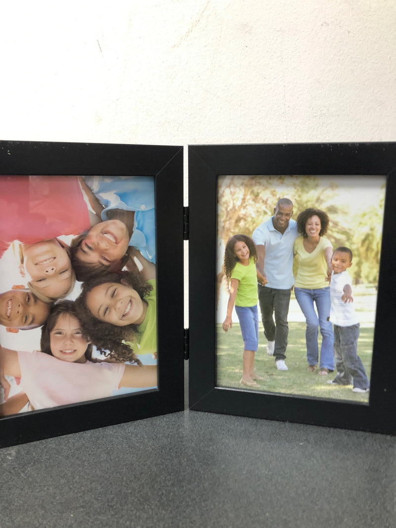 Americanflat Hinged 5x7 Picture Frame in Black - Double Picture Frame with Engineered Wood and Shatter Resistant Glass for Tabletop Display