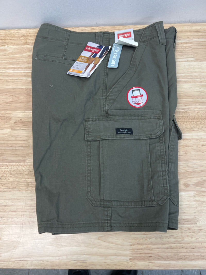 Olive green 10" relaxed fit flex cargo shorts - 32