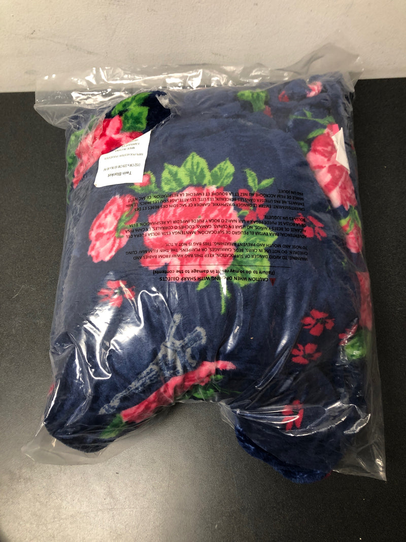 Betsey johnson USHSEE1077933 French Floral 1-Piece Navy Blue Ultra Soft Plush Microfiber Twin Blanket
