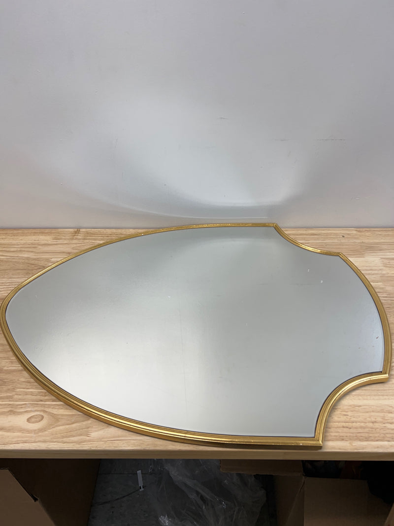 Kate and Laurel Caskill Ornate Metal Shield Wall Mirror, 24 x 32, Gold, Decorative Traditional Glam Mirror with Scalloped Shield Shape and Elegant Finish