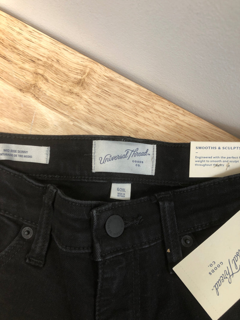 Universal Thread Women's Mid-Rise Skinny Jeans - (6Long, Black) 6 Long