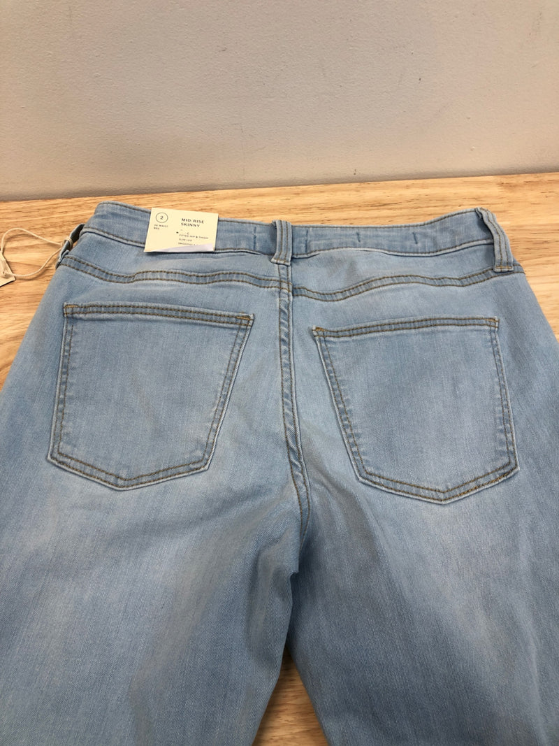 Universal Thread Women's Mid-Rise Skinny Jeans - (Light Denim, 2 Reg)