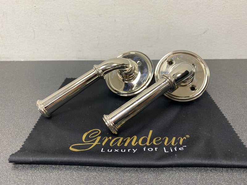 Grandeur 814936 Georgetown Solid Brass Rose Privacy Lever Set with 2-3/4" Backset - Polished Nickel