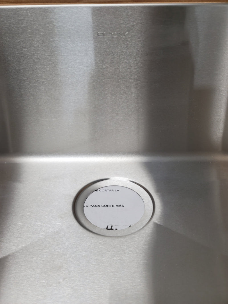 Elkay Crosstown Undermount 32.5-in x 18-in Polished Satin Single Bowl Kitchen Sink